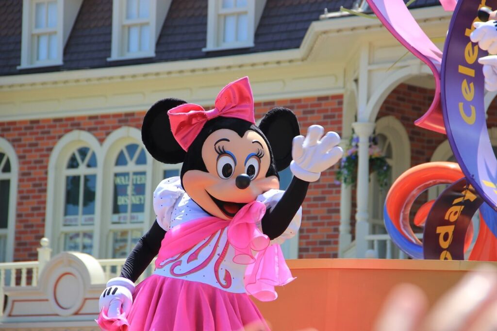 Minnie Mouse at Walt Disney World to show that It says Disney played a role in supporting more than 263,000 jobs, generated about $6.6 billion in taxes, and contracted with about 2,500 small businesses. It adds Disney employed about 98,000 Florida residents, directly supporting 12 percent or 1 in 8 jobs in Central Florida.